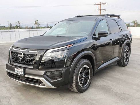 Used 2025 Nissan Pathfinder Rock Creek AWD/4WD image 4