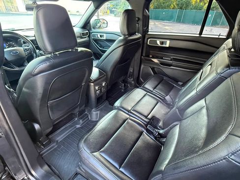 Used 2020 Ford Explorer XLT w/ Equipment Group 202A AWD/4WD image 20