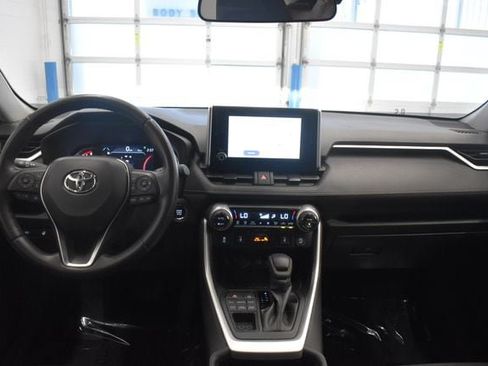 Used 2025 Toyota RAV4 XLE w/ Weather Package AWD/4WD image 5