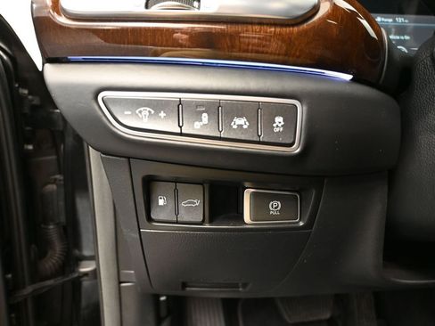 Used 2017 Genesis G90 3.3T Premium image 33