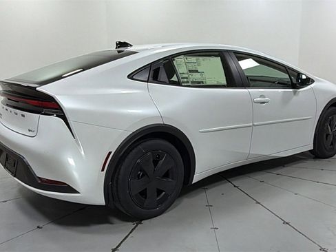 New 2026 Toyota Prius LE image 5