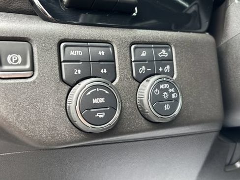 Used 2025 Chevrolet Silverado 2500 ZR2 w/ Technology Package AWD/4WD image 29