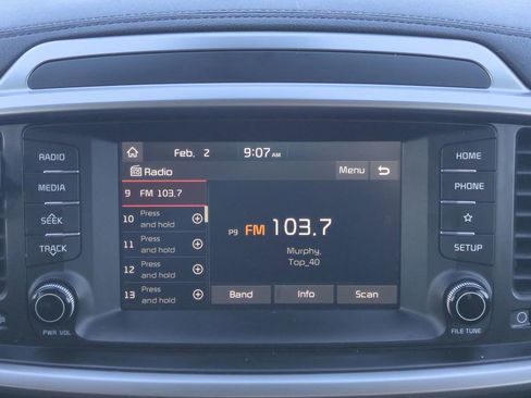 Used 2020 Kia Sorento EX image 18