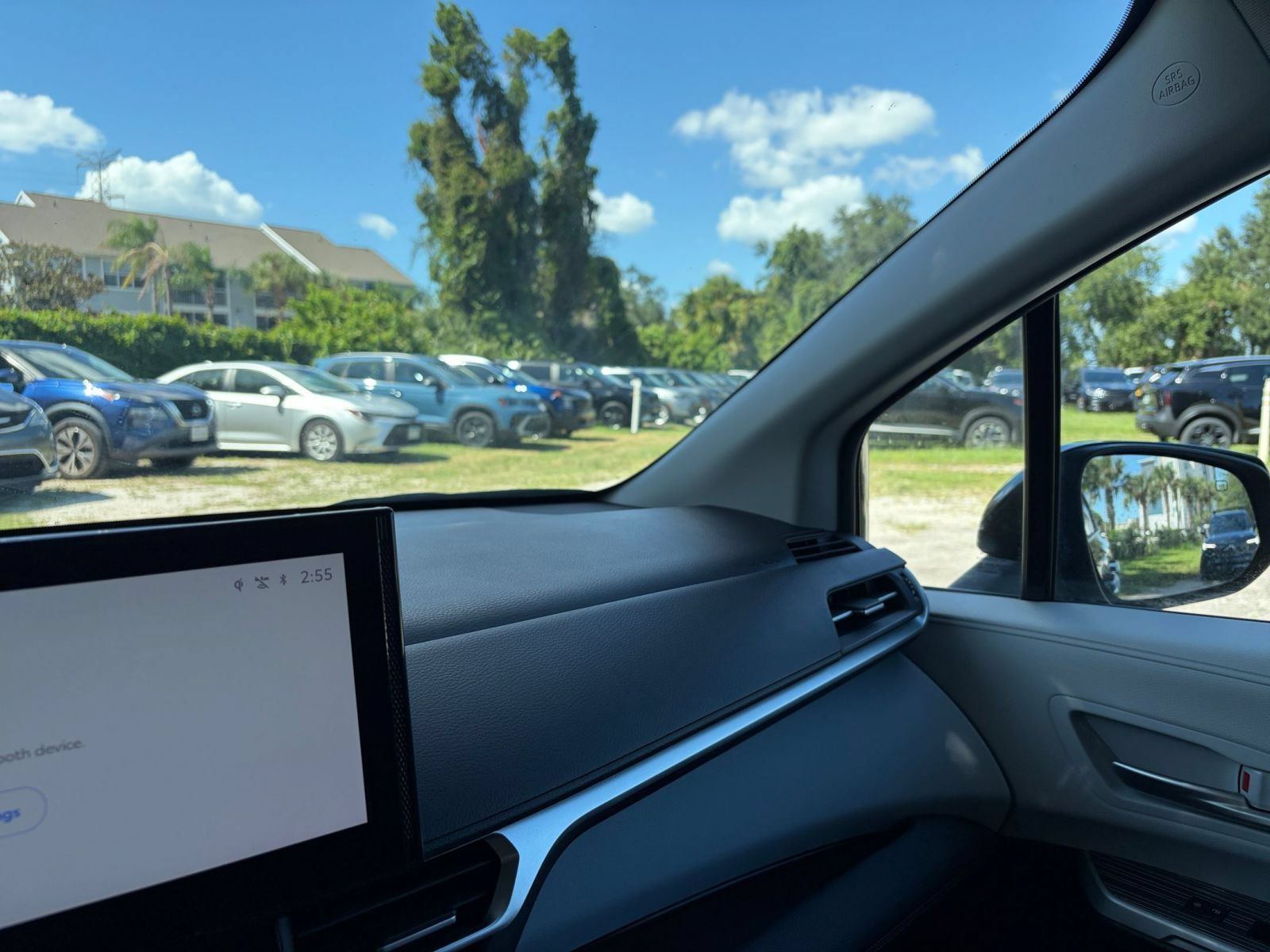 Used 2025 Toyota Sienna XLE FWD image 37