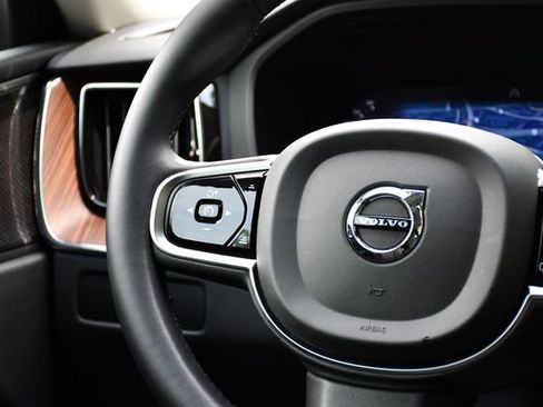 Certified 2023 Volvo XC60 B5 Plus w/ Climate Package AWD/4WD image 21