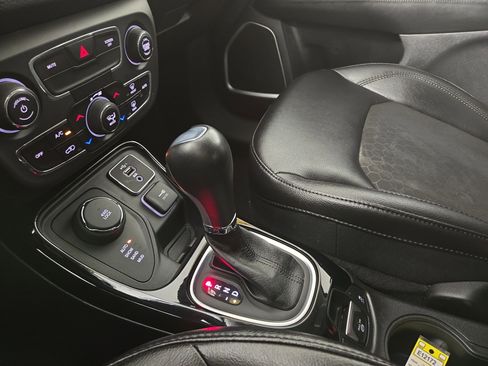 Certified 2021 Jeep Compass Altitude image 23