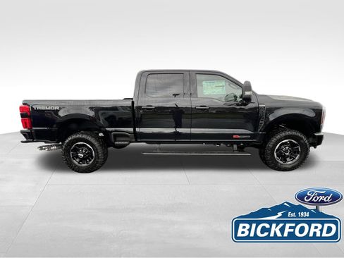 New 2025 Ford F250 Platinum w/ Tremor Off-Road Package image 4