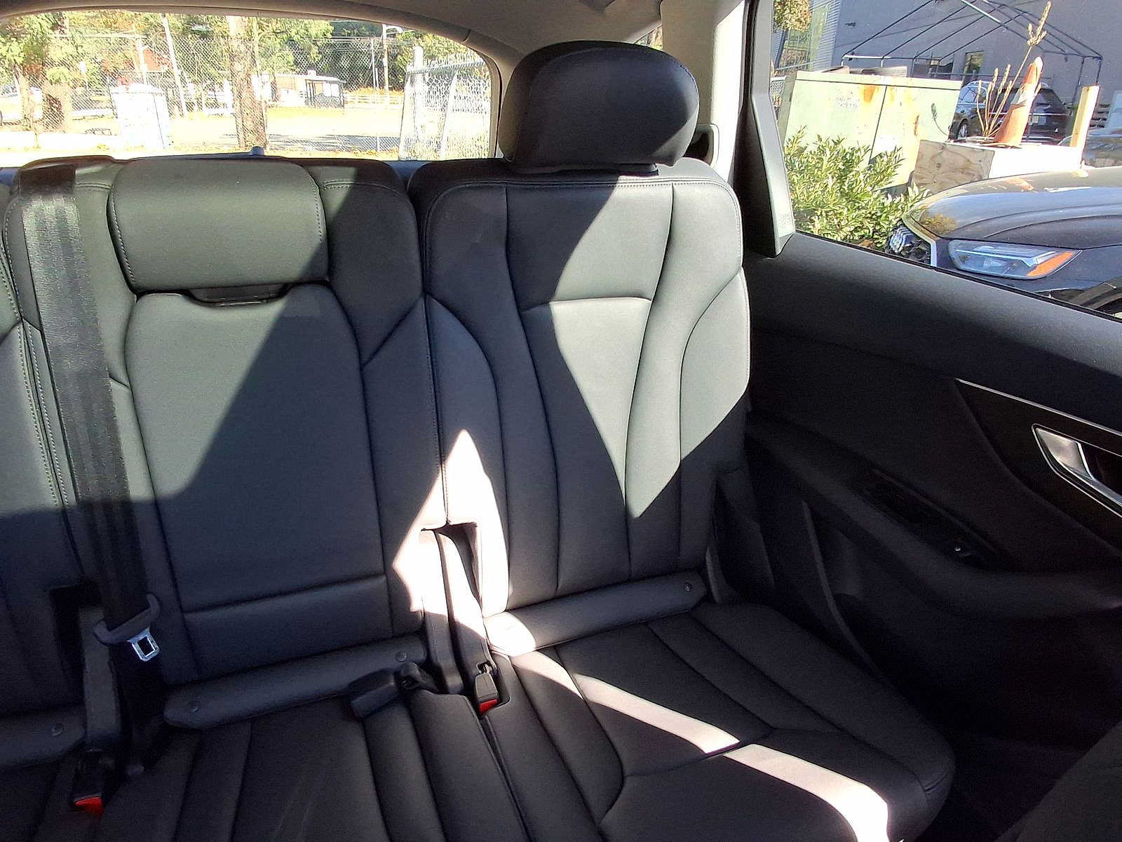 Used 2023 Audi Q7 2.0T Premium w/ Convenience Package AWD/4WD image 14