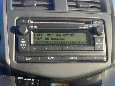 Used 2012 Toyota RAV4 4WD image 26