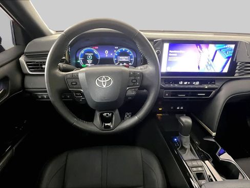 Used 2025 Toyota Camry XSE FWD image 6