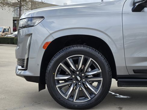 Used 2024 Cadillac Escalade Sport Platinum image 11