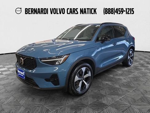 Certified 2025 Volvo XC40 B5 Plus AWD/4WD image 1
