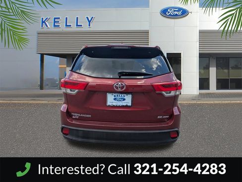 Used 2018 Toyota Highlander SE AWD/4WD image 7