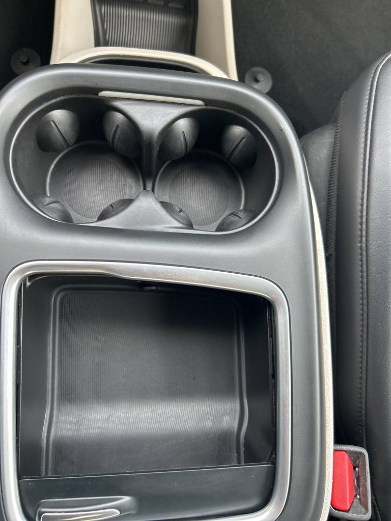Used 2023 Chrysler Pacifica Touring-L FWD image 47