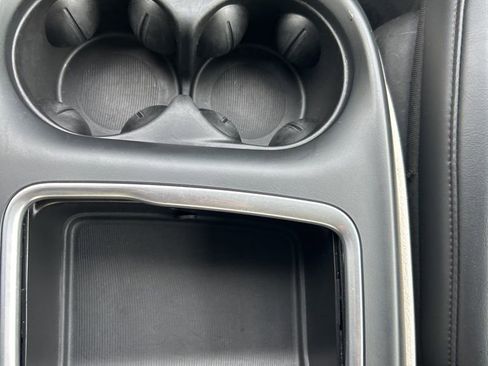 Used 2023 Chrysler Pacifica Touring-L FWD image 47