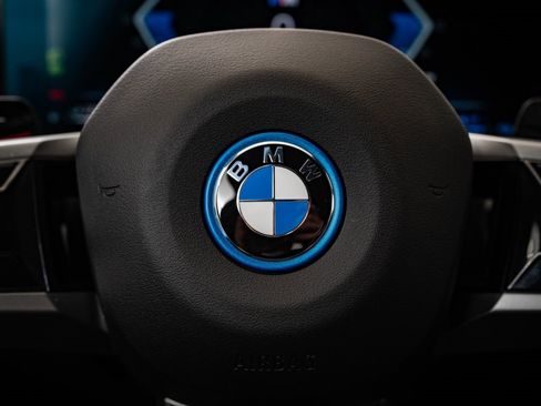 New 2026 BMW 550e xDrive image 31