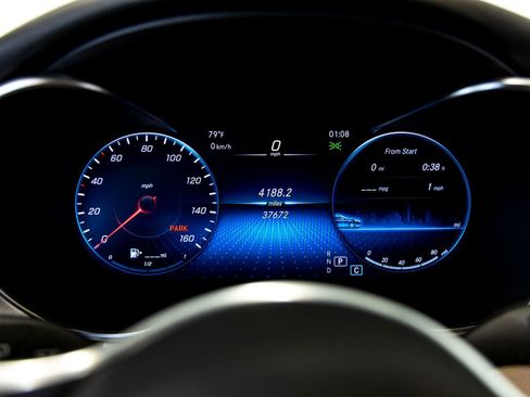 Used 2022 Mercedes-Benz GLC 300 4MATIC image 17