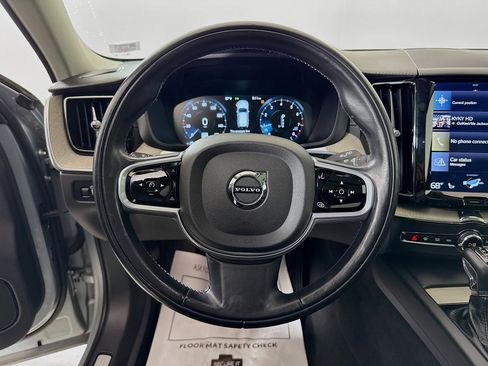 Used 2018 Volvo XC60 T5 Inscription w/ Convenience Package image 12