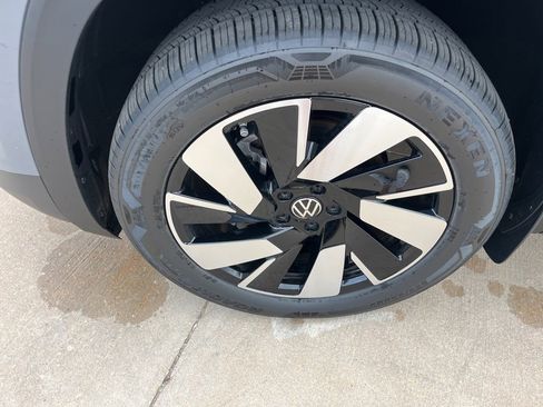 New 2025 Volkswagen Atlas Cross Sport SE image 21