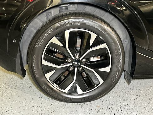 Used 2023 Kia EV6 GT-Line w/ GT-Line Suede Seat Package image 9