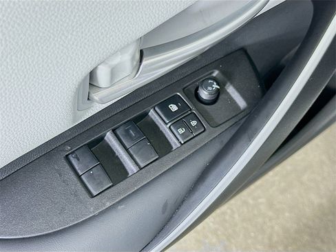 Used 2025 Toyota Corolla SE image 20