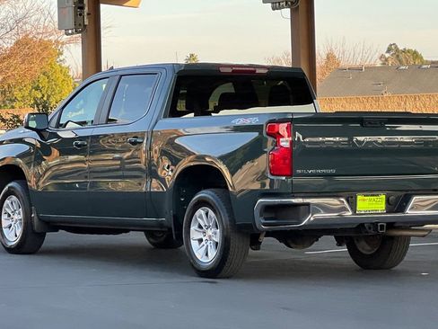 Used 2025 Chevrolet Silverado 1500 LT image 3