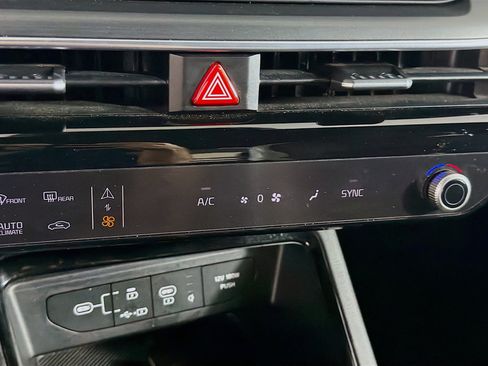 Used 2025 Kia K5 GT-Line w/ GT-Line Premium Package FWD image 24