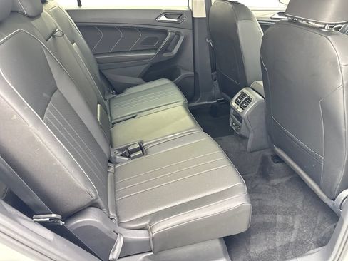 Used 2023 Volkswagen Tiguan SE w/ Panoramic Sunroof Package FWD image 42