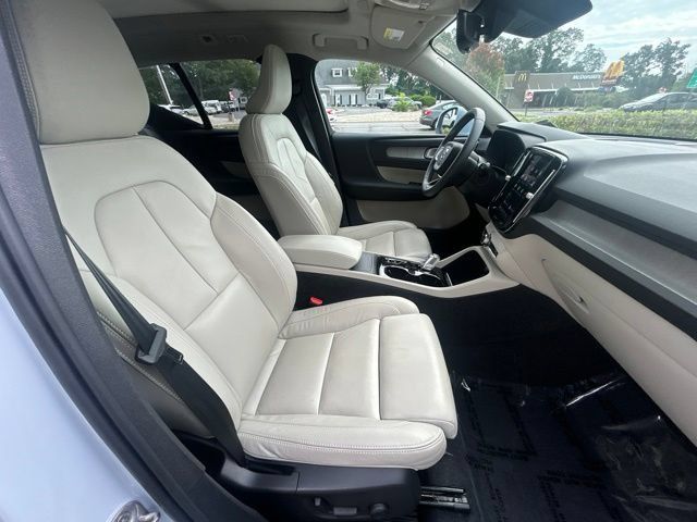 Used 2024 Volvo XC40 B5 Plus w/ Climate Package AWD/4WD image 15