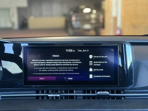 Used 2024 Kia Carnival EX FWD image 31