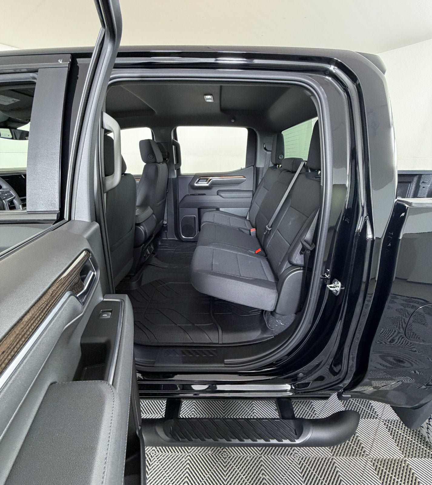 New 2026 Chevrolet Silverado 1500 RST w/ RST Select Package AWD/4WD image 7