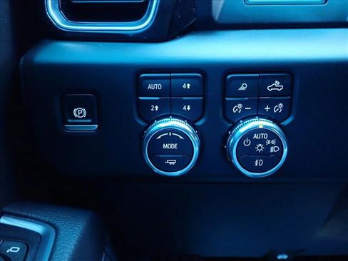 Used 2025 GMC Sierra 1500 Denali AWD/4WD image 26
