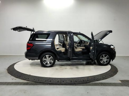 Used 2022 Ford Expedition Limited RWD image 17