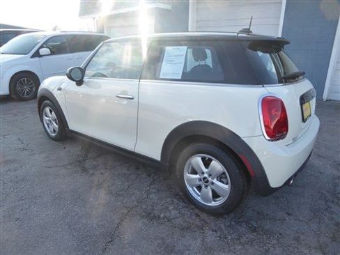 Used 2016 MINI Cooper 2-Door Hardtop image 8