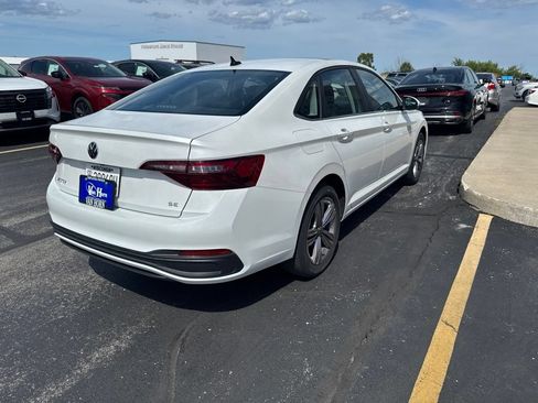 Used 2023 Volkswagen Jetta SE w/ Panoramic Sunroof Package FWD image 13