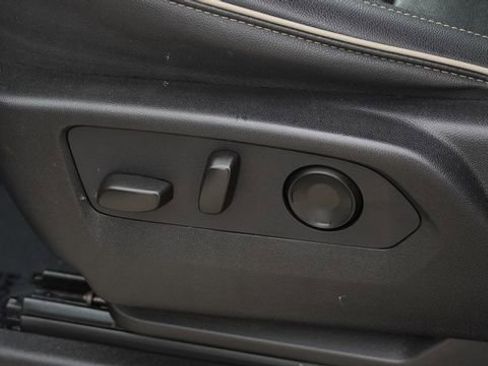 Used 2024 Chevrolet Suburban Premier image 20