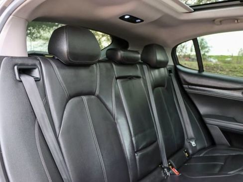 Used 2019 Alfa Romeo Stelvio image 14