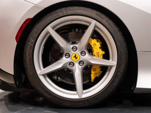 Certified 2022 Ferrari F8 Tributo Base image 15