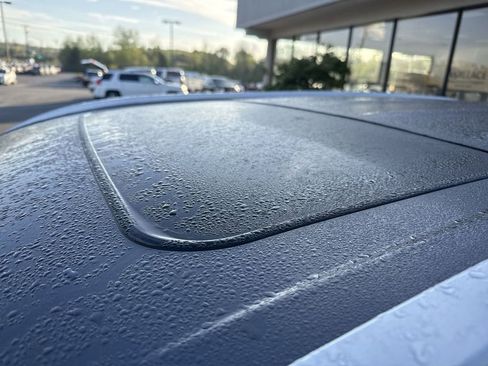 Used 2023 Toyota Highlander XLE image 11