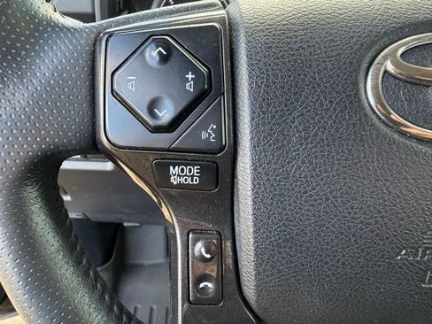 Used 2022 Toyota 4Runner TRD Off-Road Premium AWD/4WD image 15