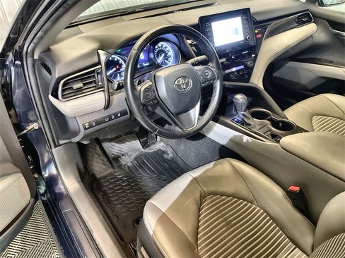 Used 2021 Toyota Camry SE w/ Cold Weather Package image 10