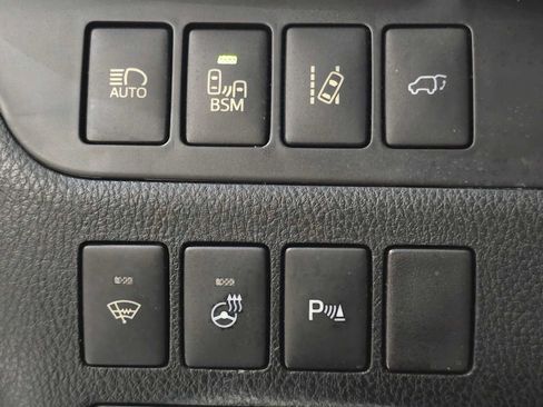 Used 2015 Toyota Highlander Limited Platinum AWD/4WD image 18