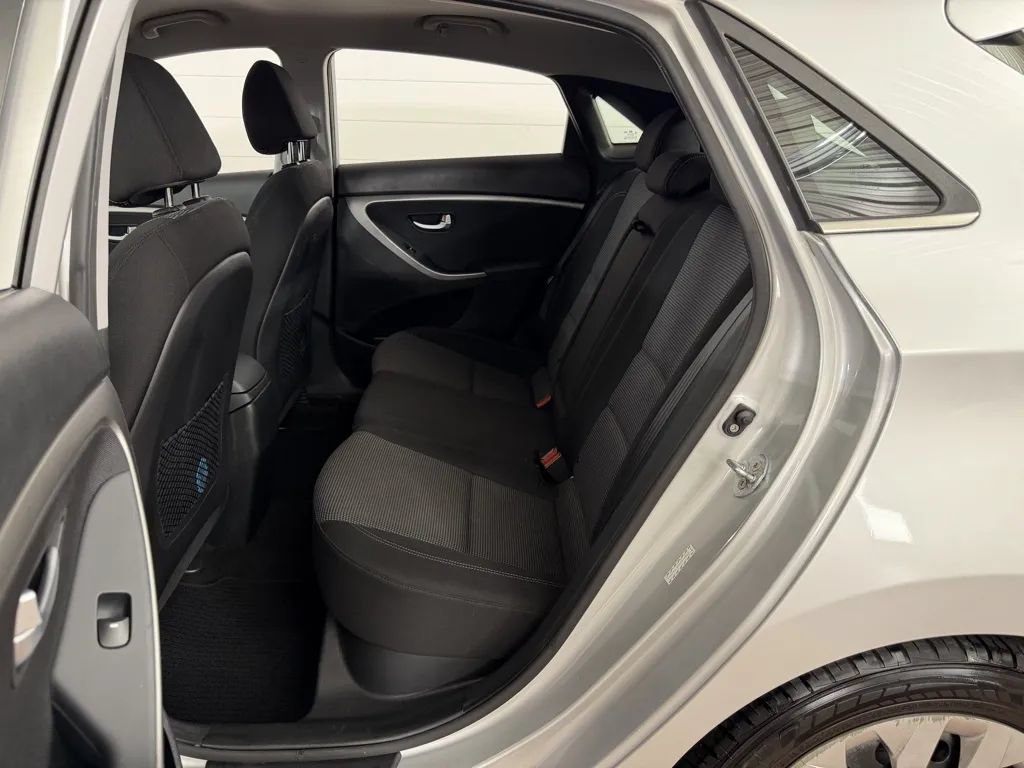Used 2016 Hyundai Elantra GT FWD image 22
