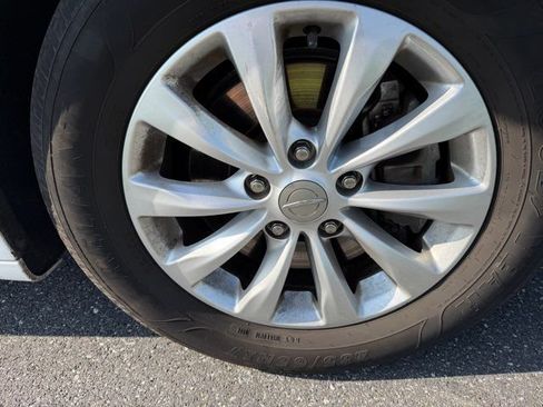 Used 2019 Chrysler Pacifica Touring-L FWD image 27