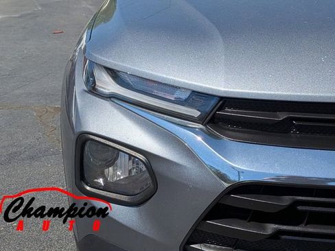 Used 2022 Chevrolet TrailBlazer LT w/ Convenience Package image 11