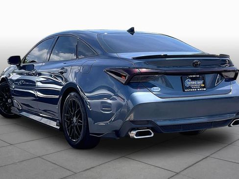 Used 2019 Toyota Avalon Limited FWD image 12