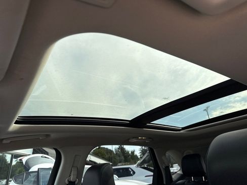 Used 2021 Ford Edge Titanium w/ Class II Trailer Tow Package image 19