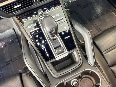 Certified 2023 Porsche Cayenne w/ Premium Package AWD/4WD image 16