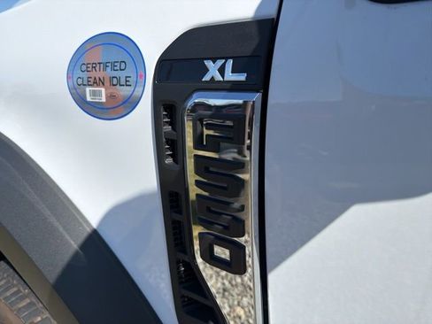 New 2024 Ford F550 4x4 Regular Cab Super Duty image 9
