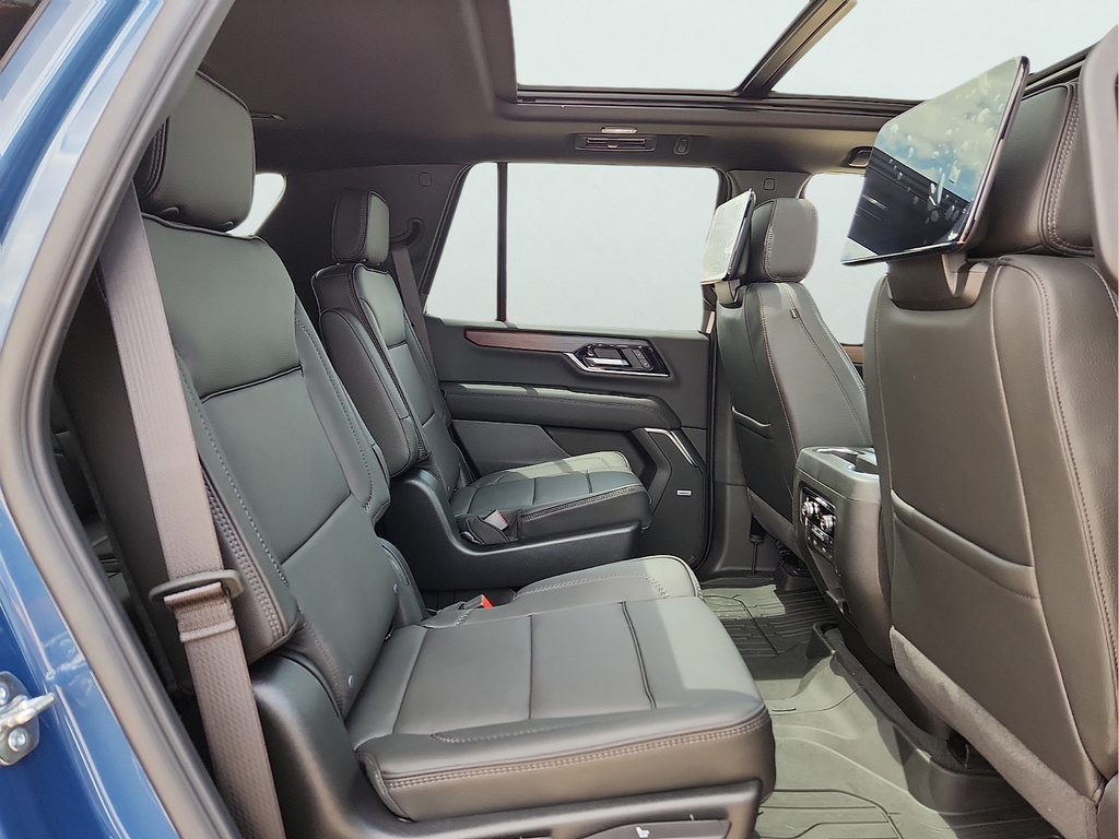 New 2026 GMC Yukon Denali w/ Denali Reserve Package AWD/4WD image 16